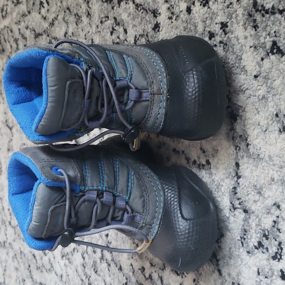 Columbia snow boots toddler size 7
